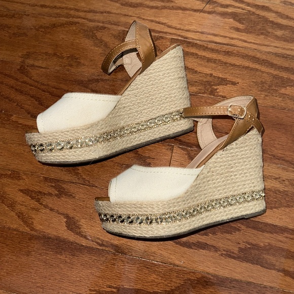 Espadrilles - Picture 2 of 7